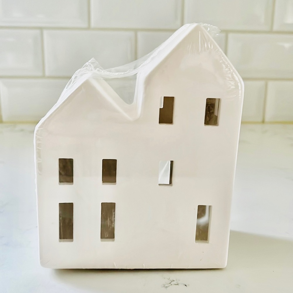 White Ceramic Split Level Light Up House - Picture 4 of 10